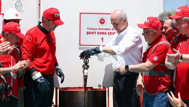 Gabar Dağı'ndan petrol fışkırıyor