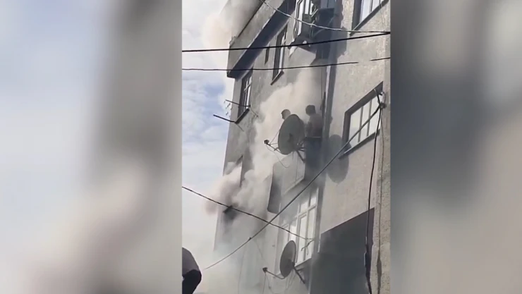 Gaziosmanpaşa'da 4 katlı binada yangın