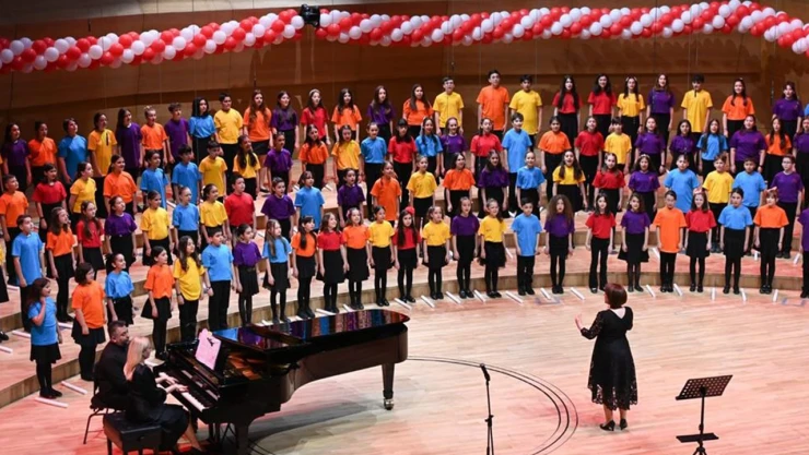 Geleceğe çok ses korosundan muhteşem gece