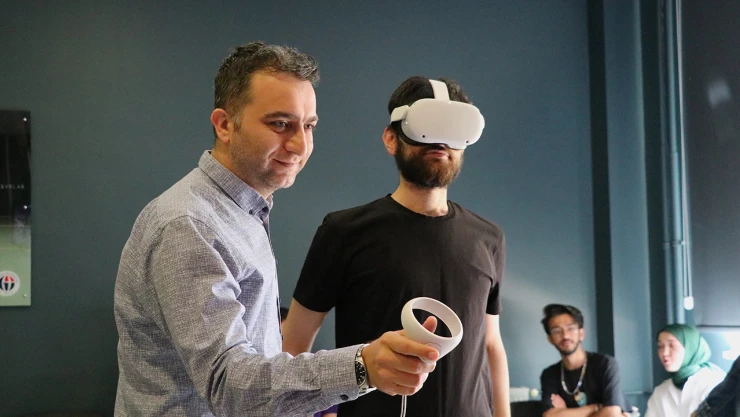 Geleceğin hekimleri sanal gerçeklik ile mesleklerine hazırlanıyor