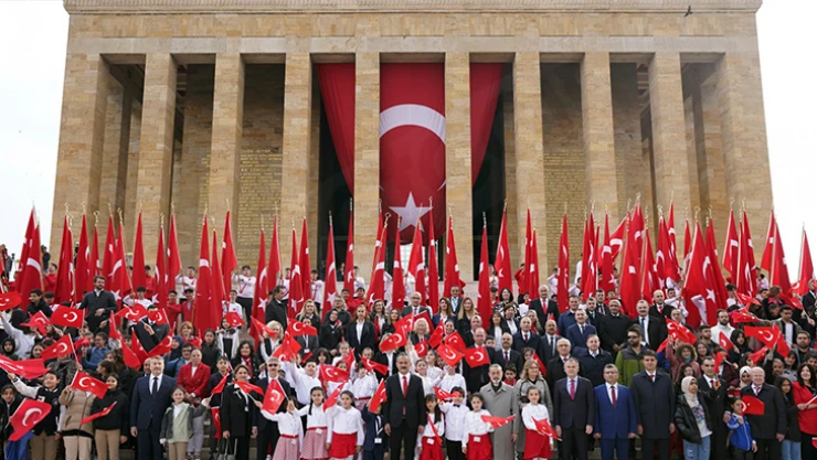 Geleceğin teminatı çocuklar, Anıtkabir'de