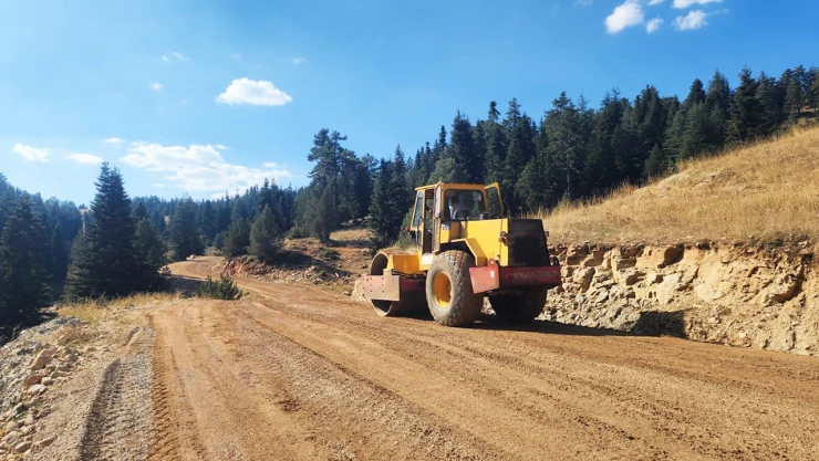 Göksun'da Sırmalı Grup Yolu'nun ulaşım standardı artırılıyor