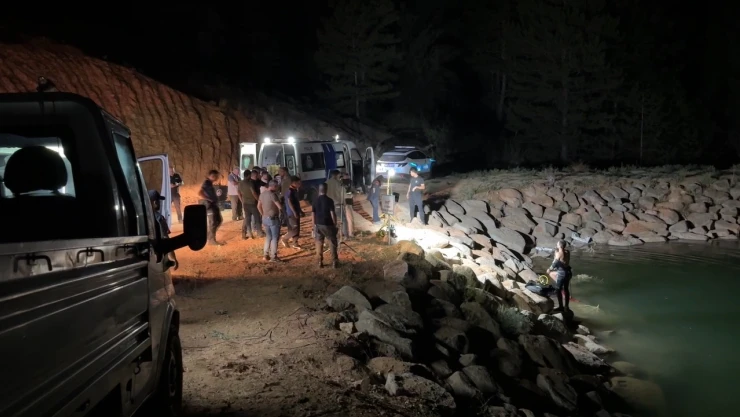 Gölete giren 16 yaşındaki çocuk boğuldu