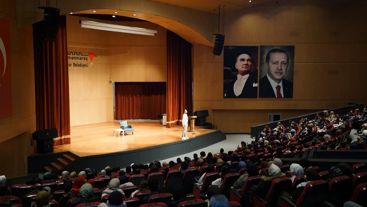 Gri Koç, Kahramanmaraş'ta gençlerle bir araya geldi