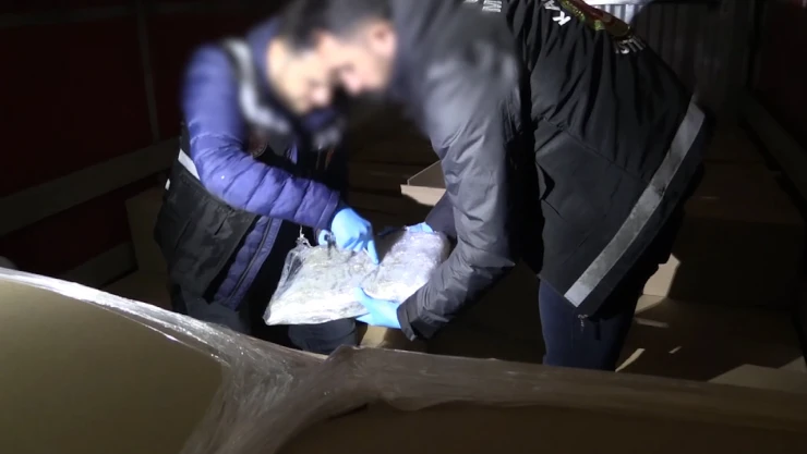 Gümrük kapılarında 525 kilogram uyuşturucuya el konuldu