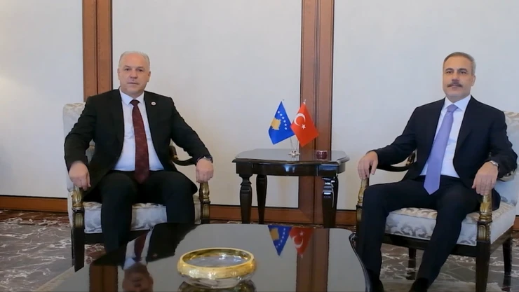 Hakan Fidan, Kosova Bölgesel Kalkınma Bakanı Damka ile görüştü