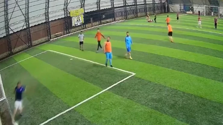 Halı sahada fenalaşan genç hayatını kaybetti