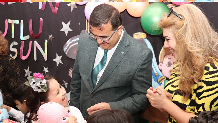 Halk Eğitimi Merkezi'nden minik öğrencilere sürpriz hediye