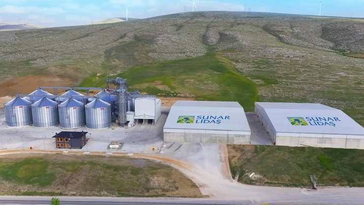 Hasat edilen arpa ve buğdaylar depolardaki yerini almaya başladı