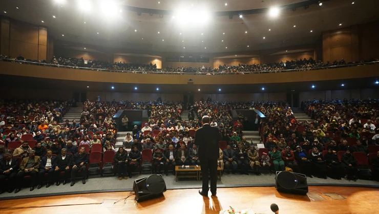 Hayati İnanç söyleşisine yoğun ilgi
