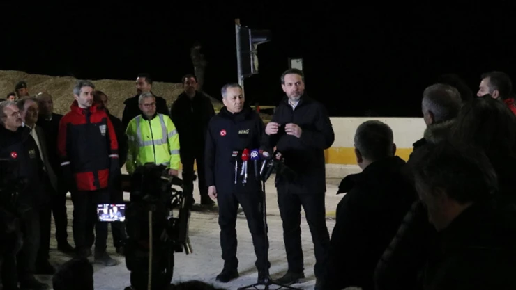 Heyelan riski nedeniyle arama faaliyetleri durduruldu