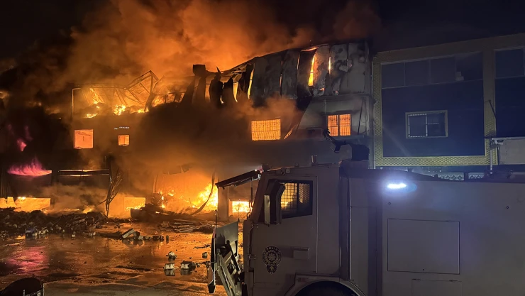 Hırdavat dükkanında çıkan yangın kontrol altına alındı