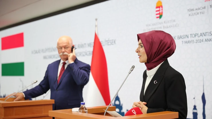 İki bakan ortak basın toplantısı düzenledi