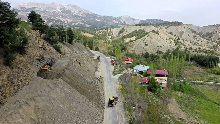 Ilıca Yolunda hummalı çalışma sürüyor