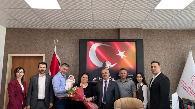 İlk kez uygulanan Koruyucu Aile modeliyle, Asel bebek bayramı sıcak bir yuvada geçirdi