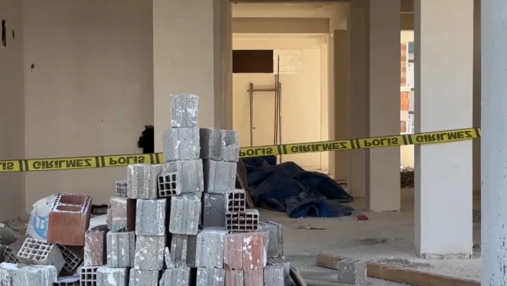 İnşaatta asansör boşluğuna düşen usta öldü