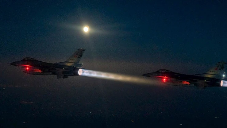 Irak ve Suriye Kuzeyi'ne gece harekatı