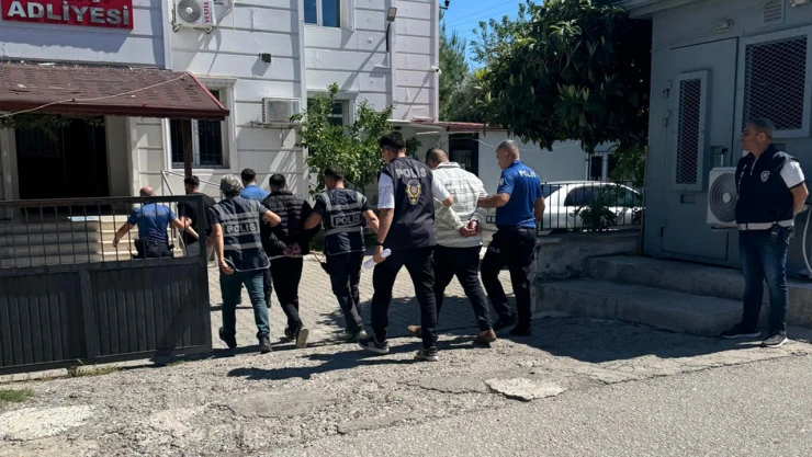 İş yeri ve evlerin kurşunlayan 2 şüpheli tutuklandı