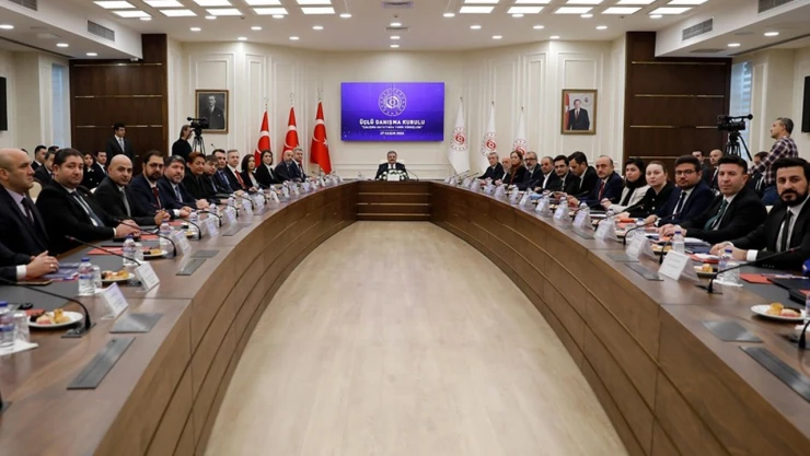 İşçi ve işverenler için üçlü danışma kurulu toplandı!