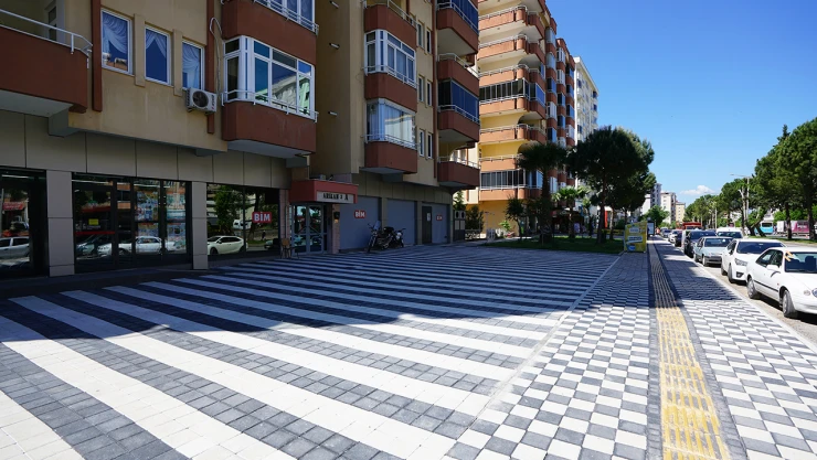 İsmet Karaokur Bulvarı'nda yaya trafiği iyileştiriliyor