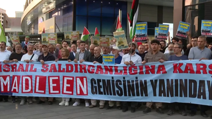 İsrail'in Madleen gemisi saldırısına protesto