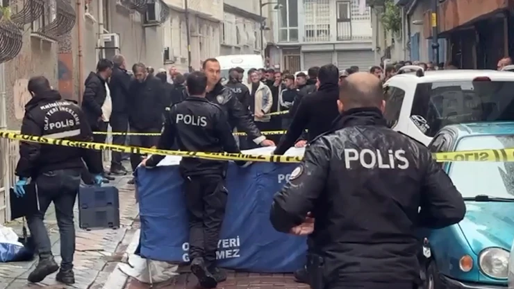 İşten evine dönen taksici sokakta bıçaklanarak öldürüldü