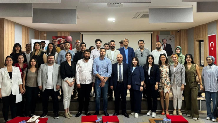 İSTİKLAL'İZ İş Zirvesi, iş dünyası ve öğrencileri buluşturdu