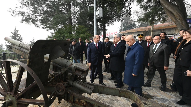 İstiklal Madalyası Türk Bayrağında gururla dalgalandı