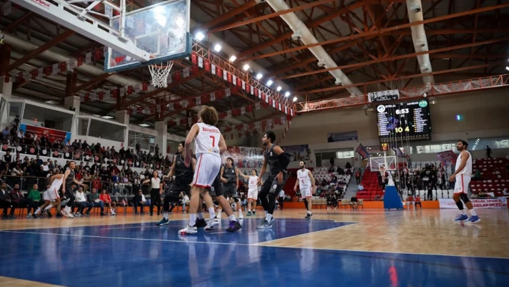 İstiklalspor Basketbol, kritik Göztepe zaferiyle zirveye yerleşti