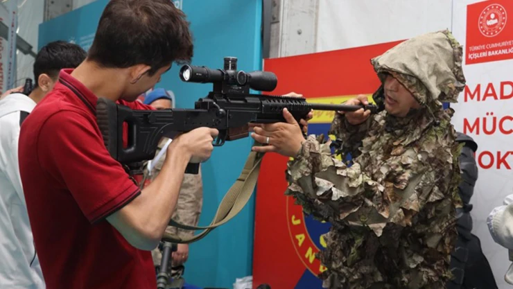 Jandarma, Kahramanmaraş'ta vatandaşlarla buluştu