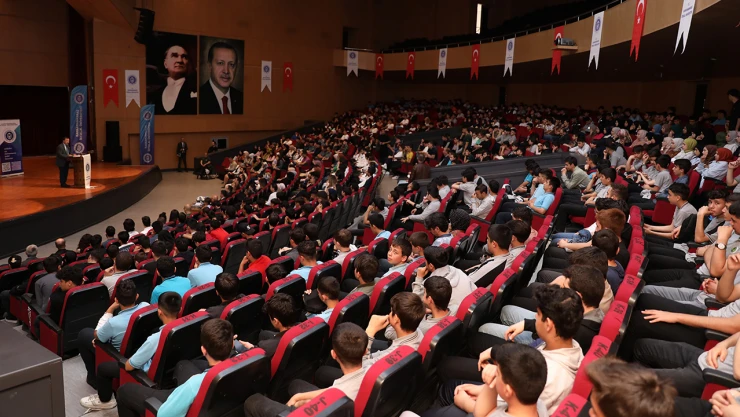 Kafkas İslam Ordusu konulu konferans verildi