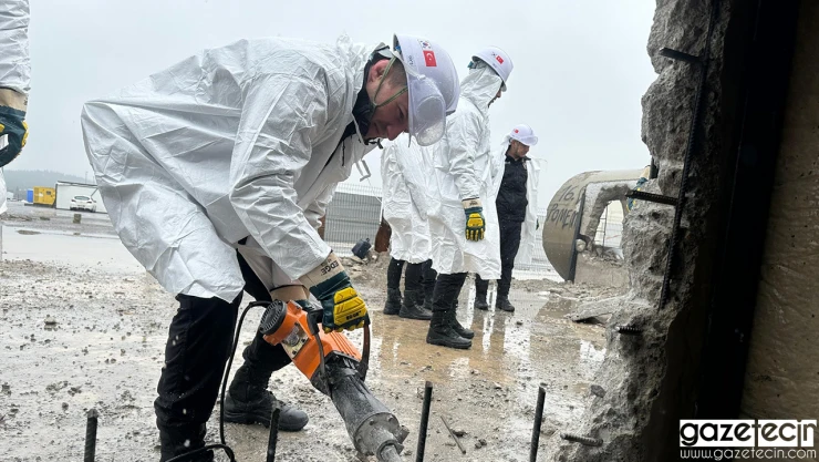 Kahramanmaraş AFAD Müdürlüğü, enkazda arama kurtarma eğitimi verdi