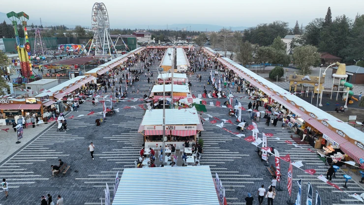 Kahramanmaraş Ağustos Fuarı 5. gününde de doludizgin