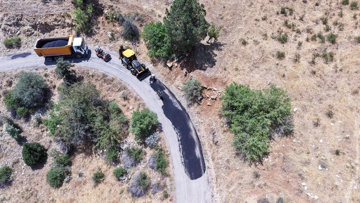 Kahramanmaraş'ın Afşin ilçesinde ulaşım altyapısı iyileştiriliyor