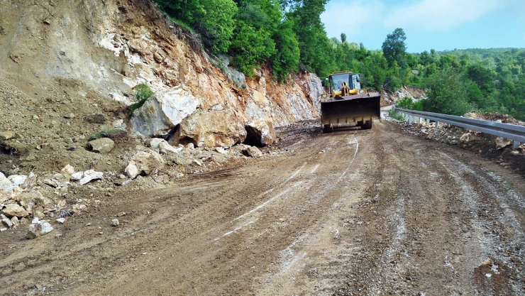 Kahramanmaraş'ın Andırın İlçesi kırsalında geniş ulaşım hamlesi