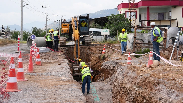 Kahramanmaraş'ın batı mahallelerinin yeni altyapısı hızla yükseliyor