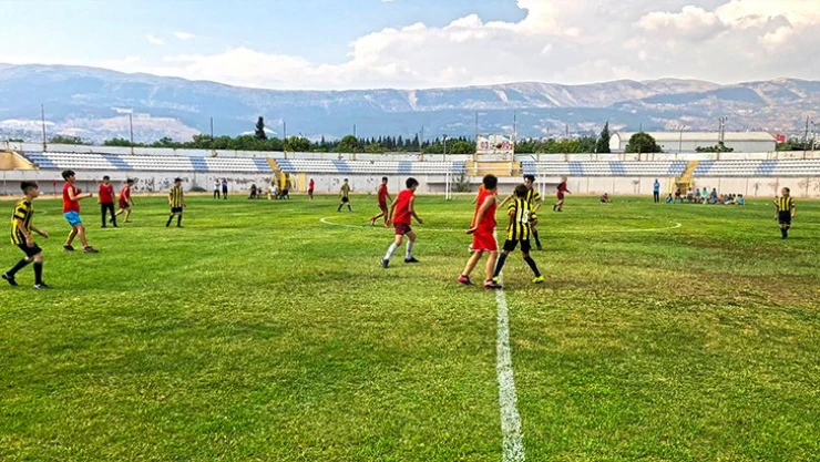 Kahramanmaraş'ın genç yetenekleri futbol şenliğinde buluştu