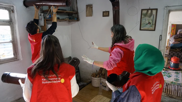 Kahramanmaraş'ın gönüllü gençleri, gönüllere dokunuyor