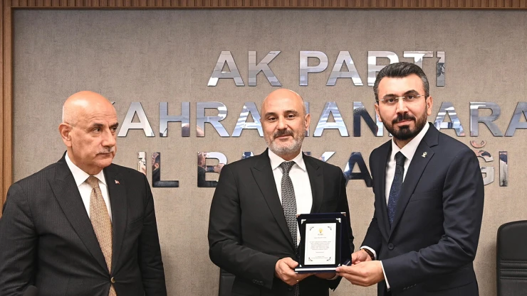 Kahramanmaraş'ın iki merkez ilçesinde AK Parti'de devir teslim töreni gerçekleştirildi