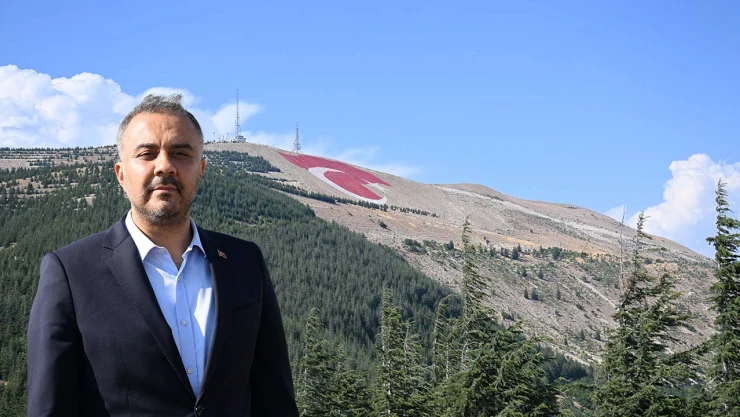 Kahramanmaraş'ın zirvesine dev Türk bayrağı ve İstiklal Madalyası işleniyor