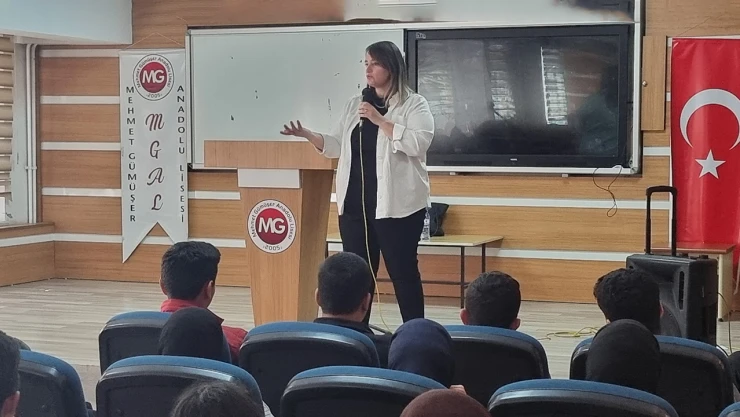 Kahramanmaraş İstiklal Üniversitesi'nden gençlere ilham veren buluşma