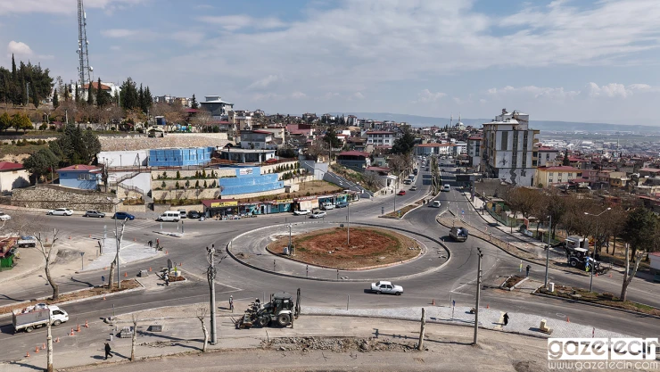 Kahramanmaraş Sütçü İmam Kavşağı'nda trafik sorunu çözülüyor