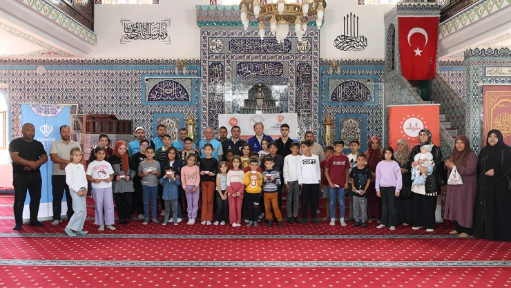 Kahramanmaraş'ta 100 aileye TDV'den alışveriş kartı