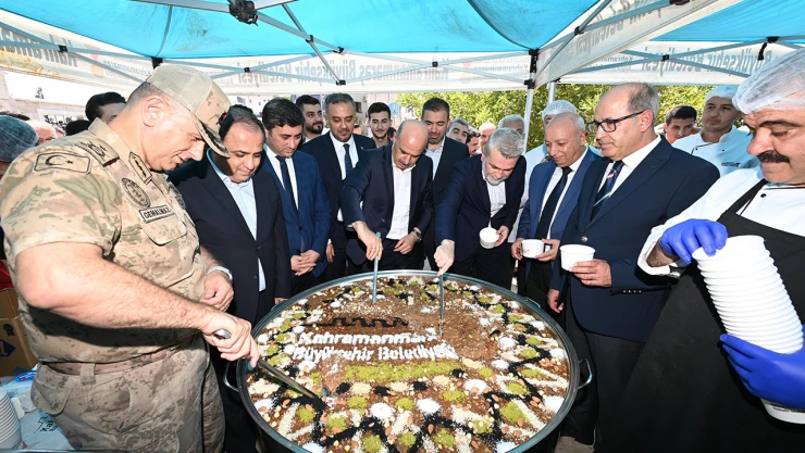 Kahramanmaraş'ta 5 bin kişiye aşure ikram edildi