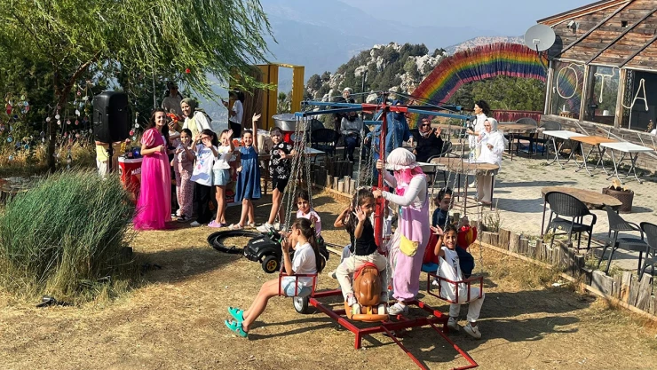 Kahramanmaraş'ta anne ve kızları doğada buluştu