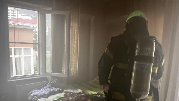 Kahramanmaraş'ta aynı saatte iki ayrı adreste konut yangını