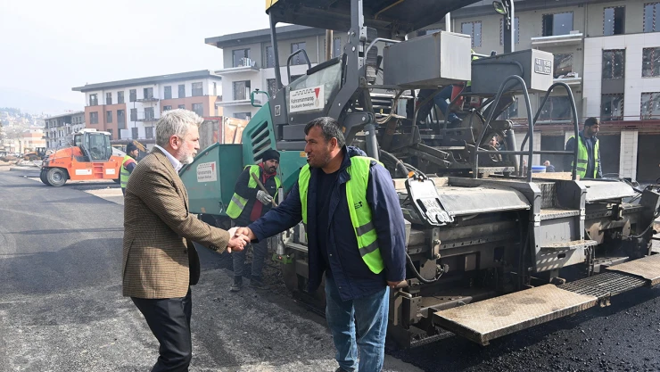 Kahramanmaraş'ta Azerbaycan Mahallesi'nin ulaşım ağı, titizlikle örülüyor