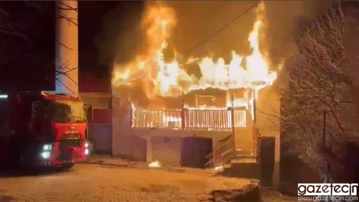 Kahramanmaraş'ta cami lojmanı kül oldu! Facianın eşiğinden dönüldü