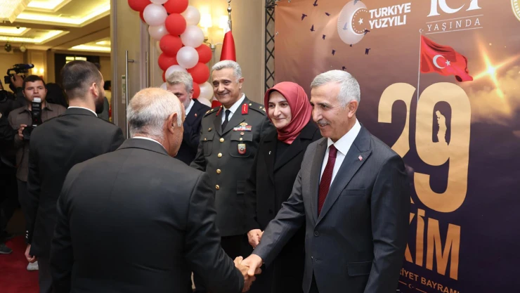 Kahramanmaraş'ta Cumhuriyetin 101'inci yıl dönümü resepsiyonu