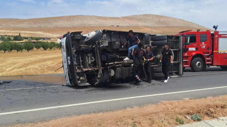 Kahramanmaraş'ta devrilen kamyonetteki 2 kişi yaralandı